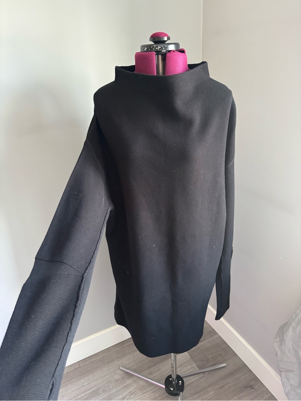 Banana Blue Black Long Sleeve Knit Tunic